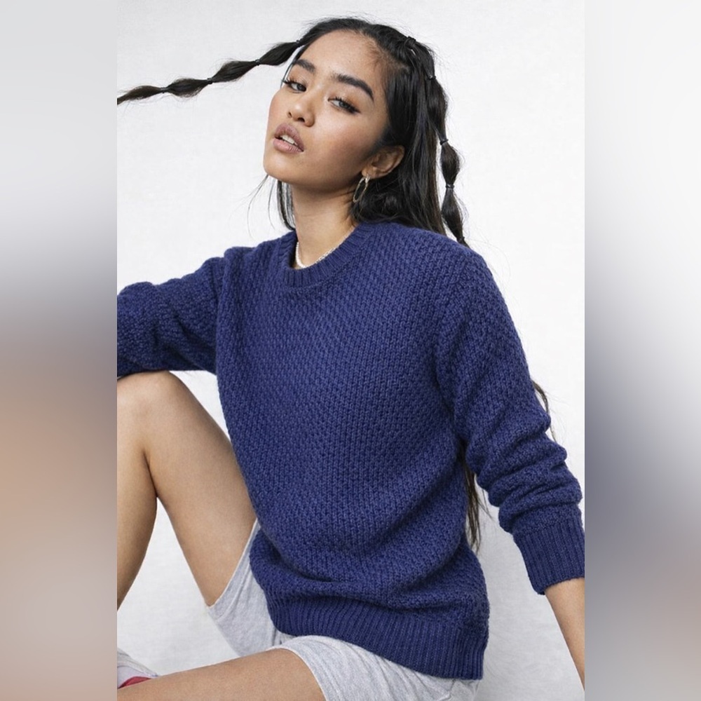 Lauren Ralph Lauren Loose Knit Sweater
Women's Large
Navy Blue